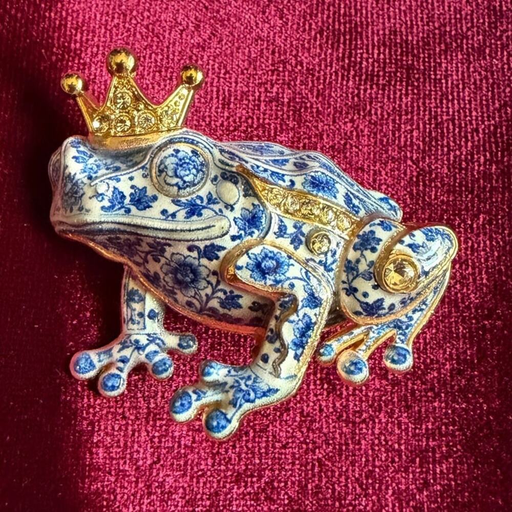 Blue Delft Frog Brooch | Crowned Frog Pin Cottagecore Fairy Jewelry